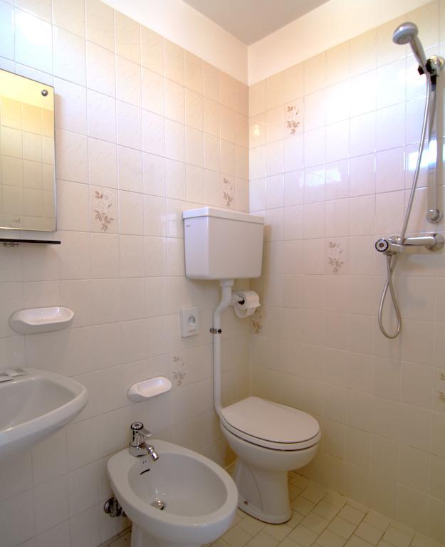 Hotel Villa Tua Риччоне Номер фото