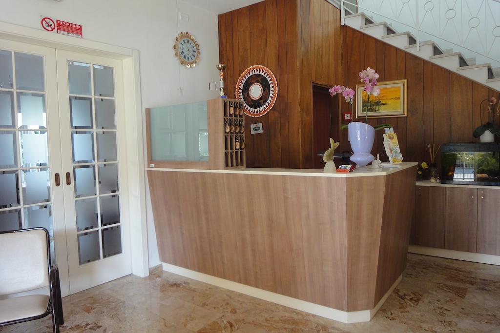 Hotel Villa Tua Риччоне Екстер'єр фото