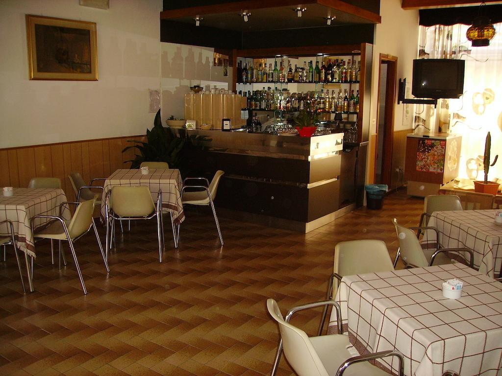 Hotel Villa Tua Риччоне Екстер'єр фото